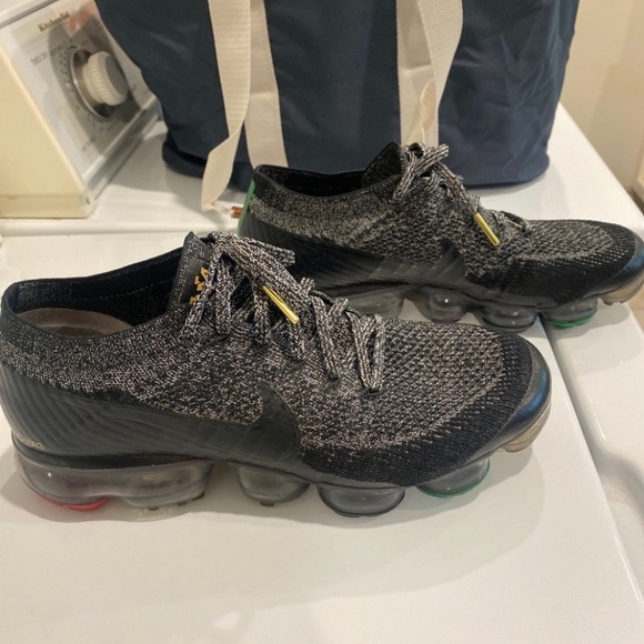 Nike Vaper Max BHM runner. Black and grey. Size 9. - Picture 3 of 5